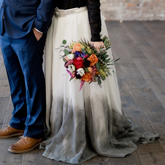 EUC, Sweet Caroline Cordelia Skirt, color: Smoke Show, Pockets, bridal sz20 - Picture 2 of 9